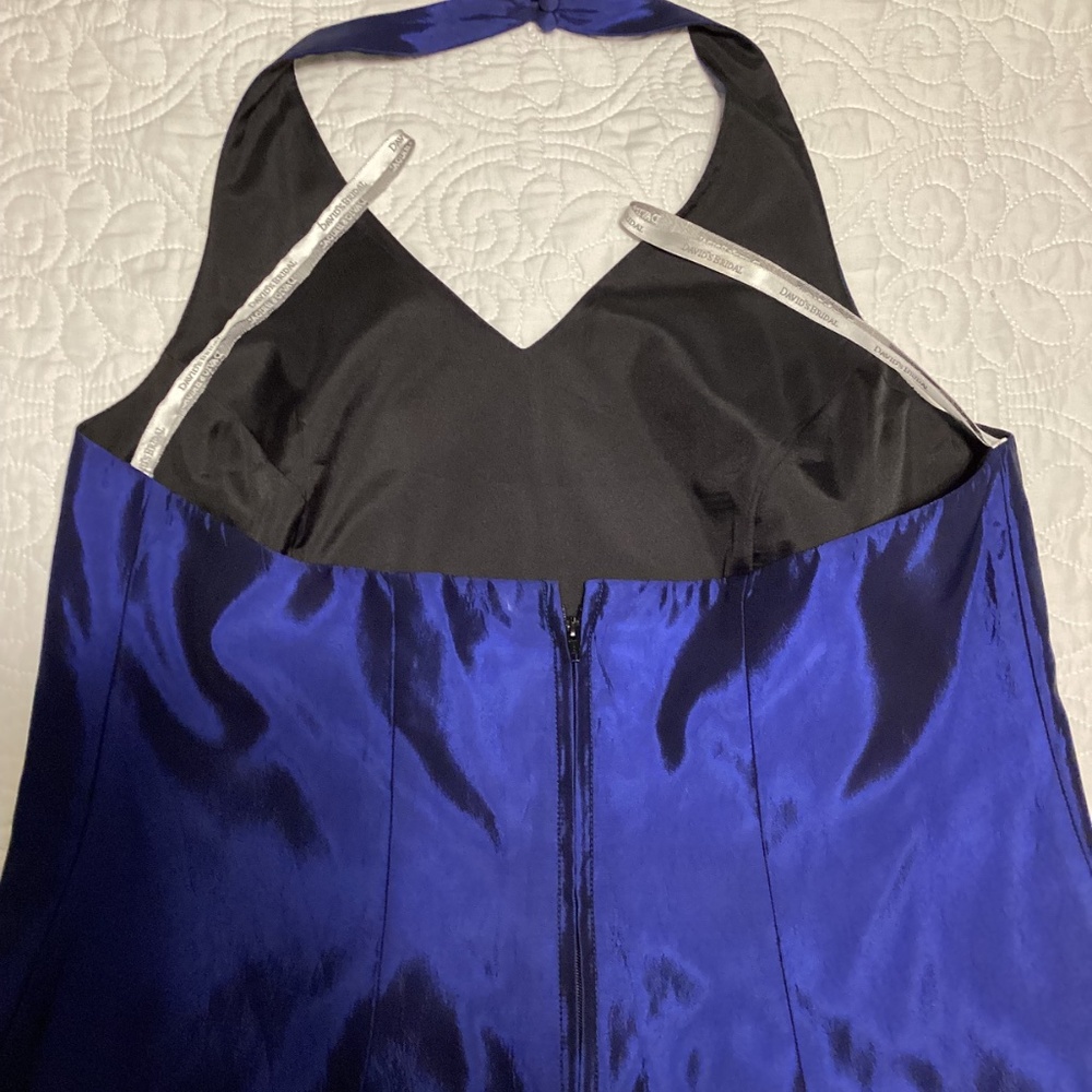 Halter top - Picture 2 of 3